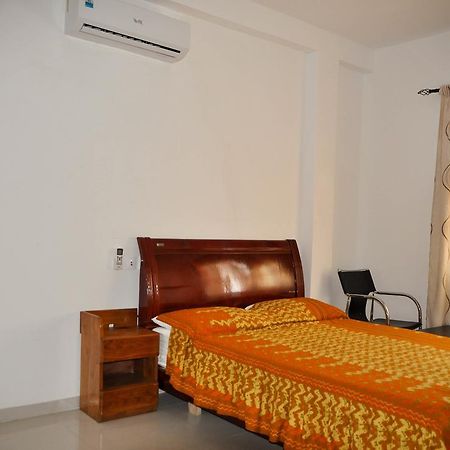 Guest House Lumen Lomé Extérieur photo