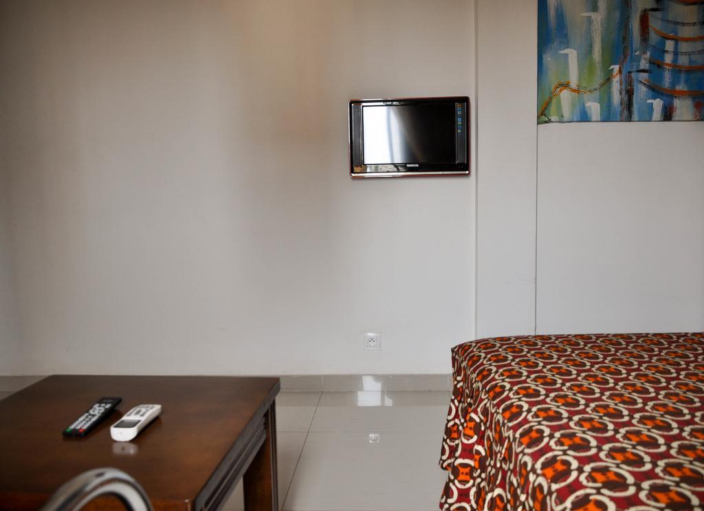 Guest House Lumen Lomé Extérieur photo