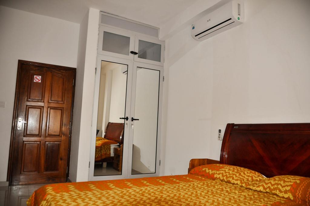 Guest House Lumen Lomé Extérieur photo